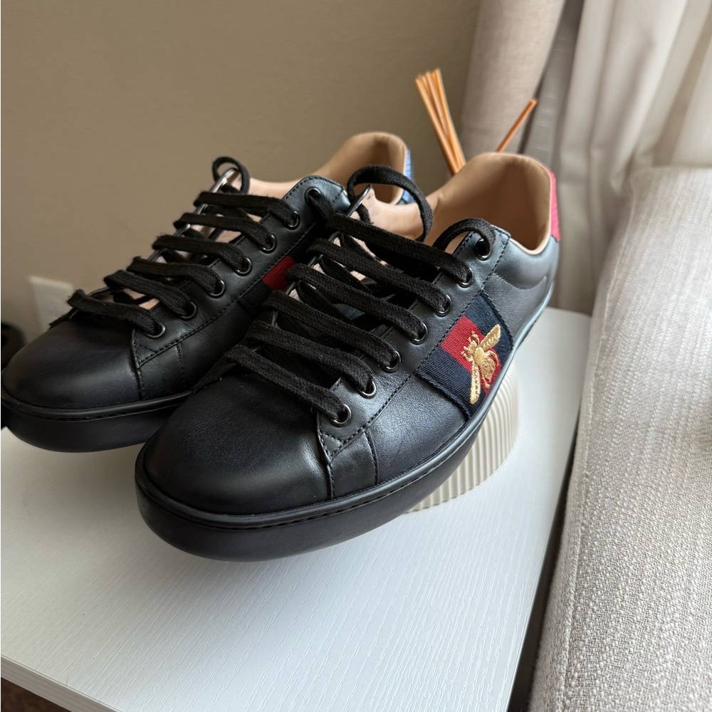 Gucci Black and Red Sneakers with Gold Bee - Picture 3 of 10